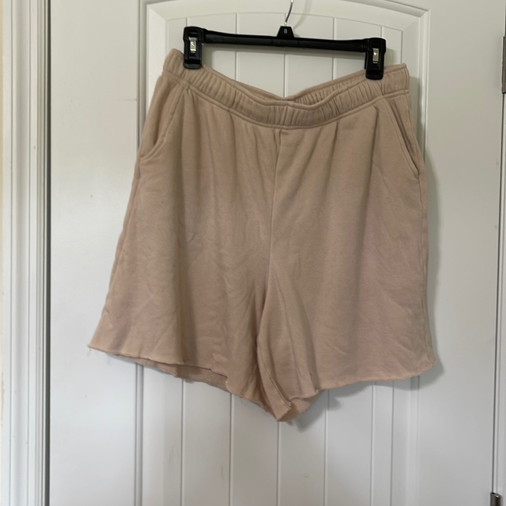Wild Fable Tan Drawstring Lounge Shorts. Size Large.